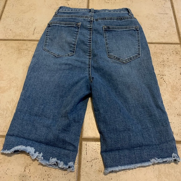 BBJ Los Angeles High-Waisted Cuffed Denim Shorts 5/27 - Picture 5 of 7